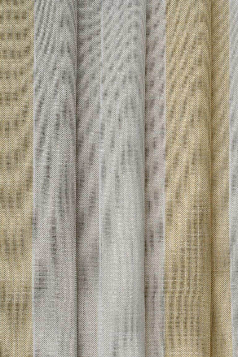 Photo of elf 3 stripes yellow