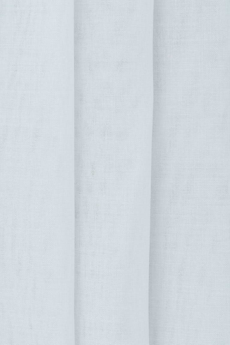 Photo of mani off white