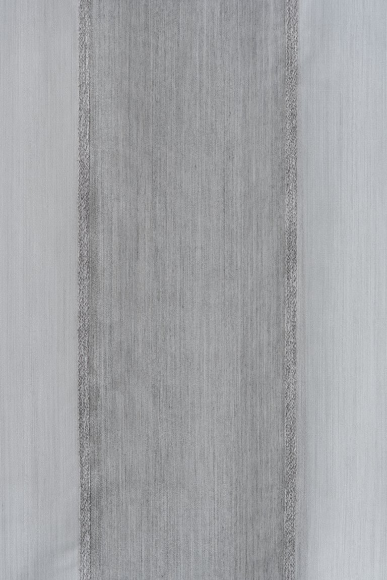 Photo of straight grey